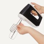 Amazon Basics 6-Speed Electric Hand Mixer with Turbo and Stainless Steel Whisk, Snap-On Storage Case, 250 Watts, Black - Image 4