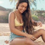 Sun Bum Revitalizing Protect and Repair Hair Oil - Light-weight Hair Care Treatment - Strengthen and Hydrates - UV Protection against Heat Damage and Sun Rays - Enriched with Jojoba Oil - 1.7 oz - Image 3